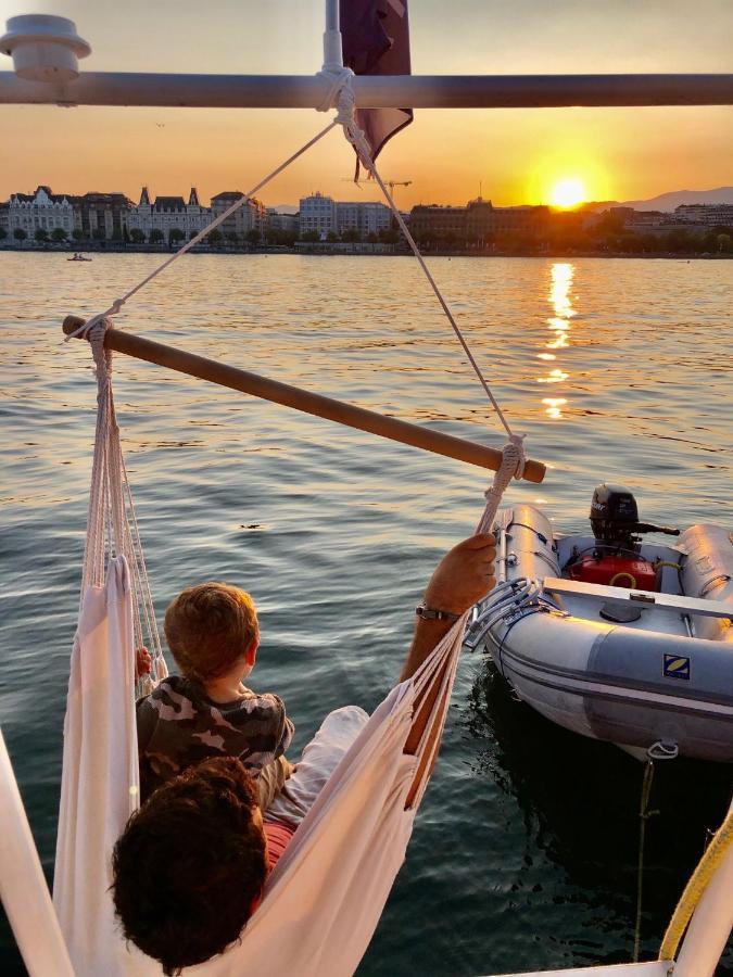 Homeboat-Bateau Hotel Geneve Exteriör bild