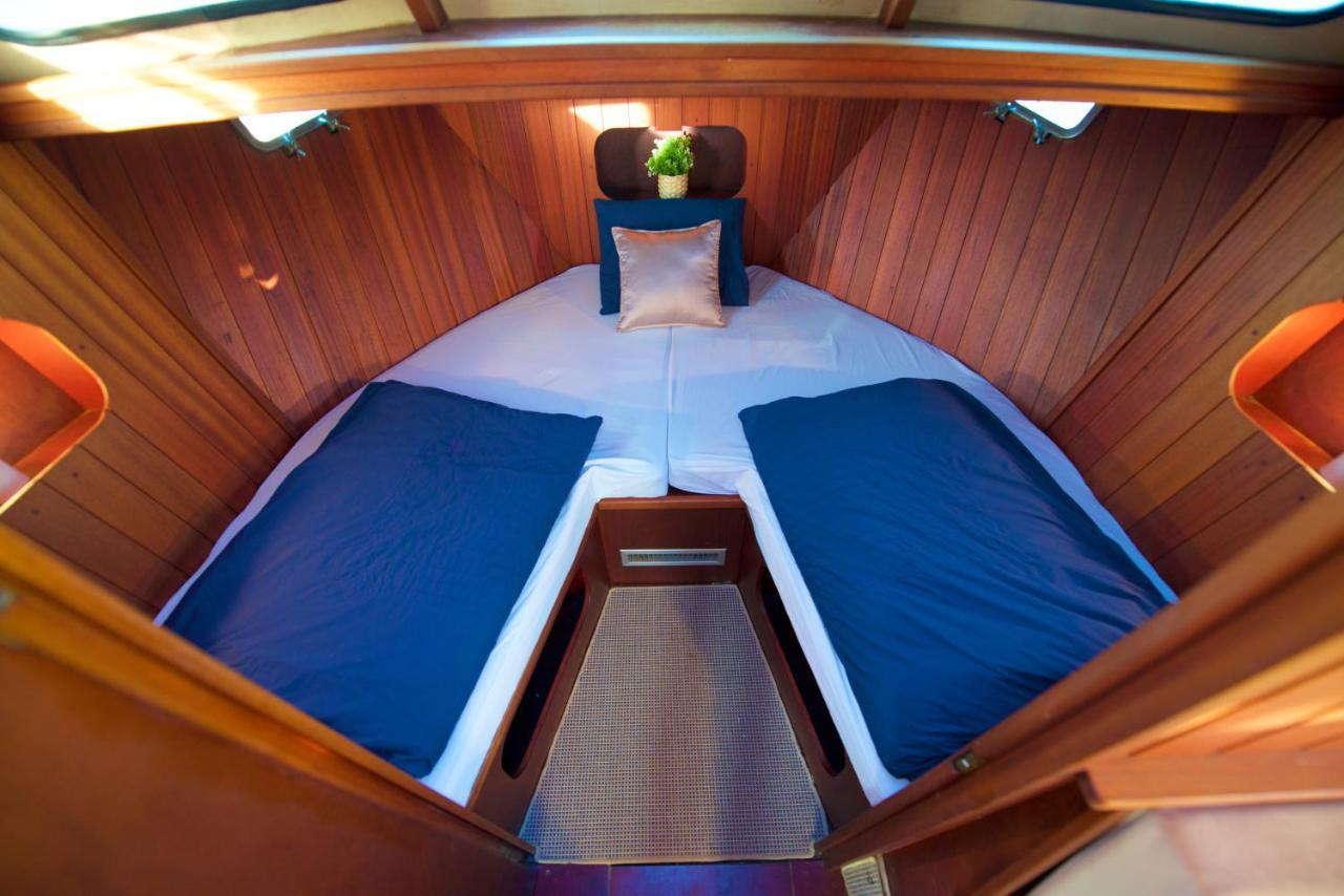 Homeboat-Bateau Hotel Geneve Exteriör bild